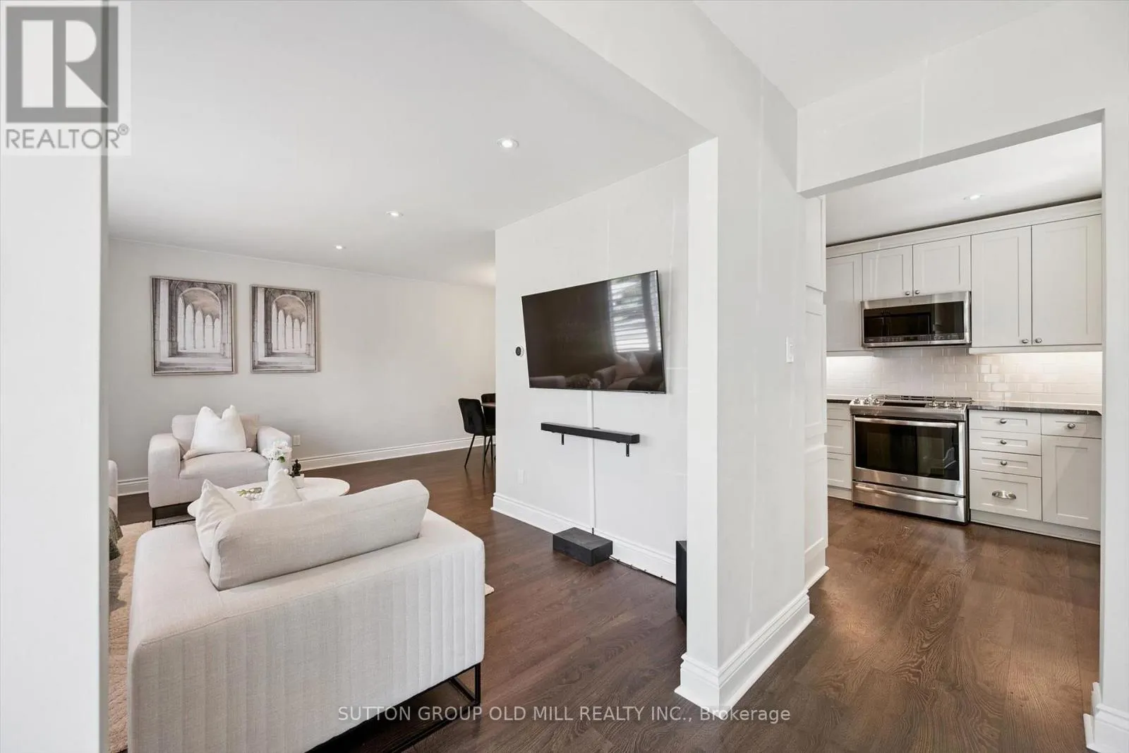 1233 MICHAEL CRESCENT