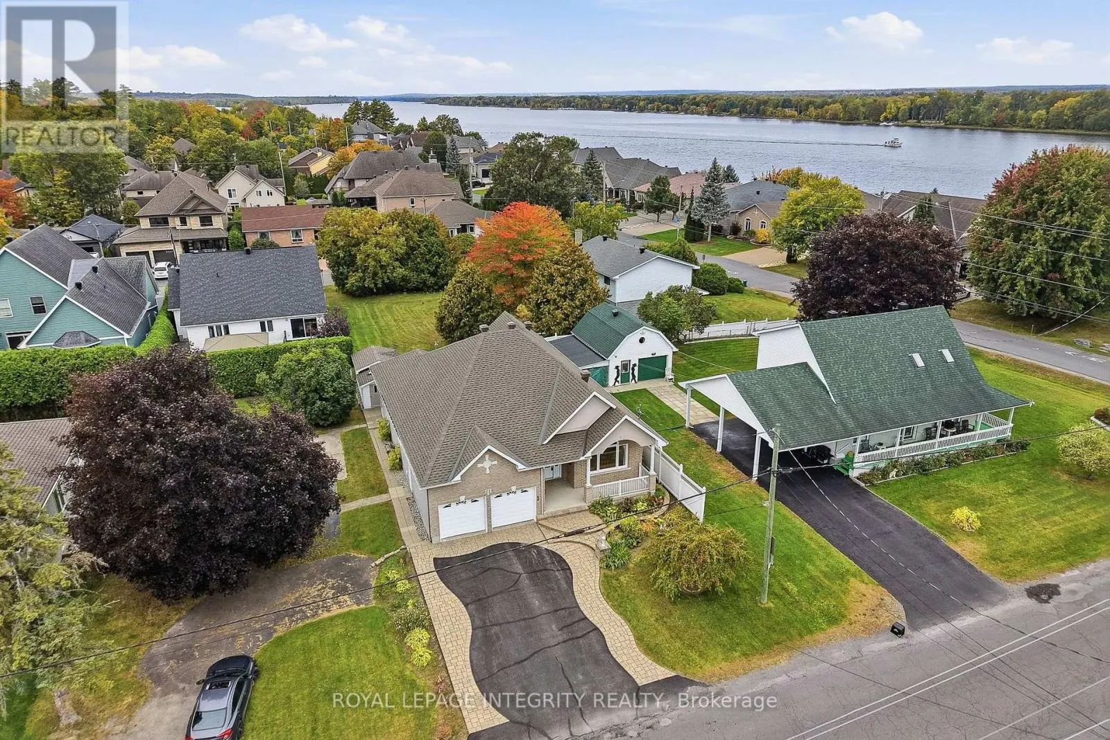 888 HIAWATHA PARK ROAD