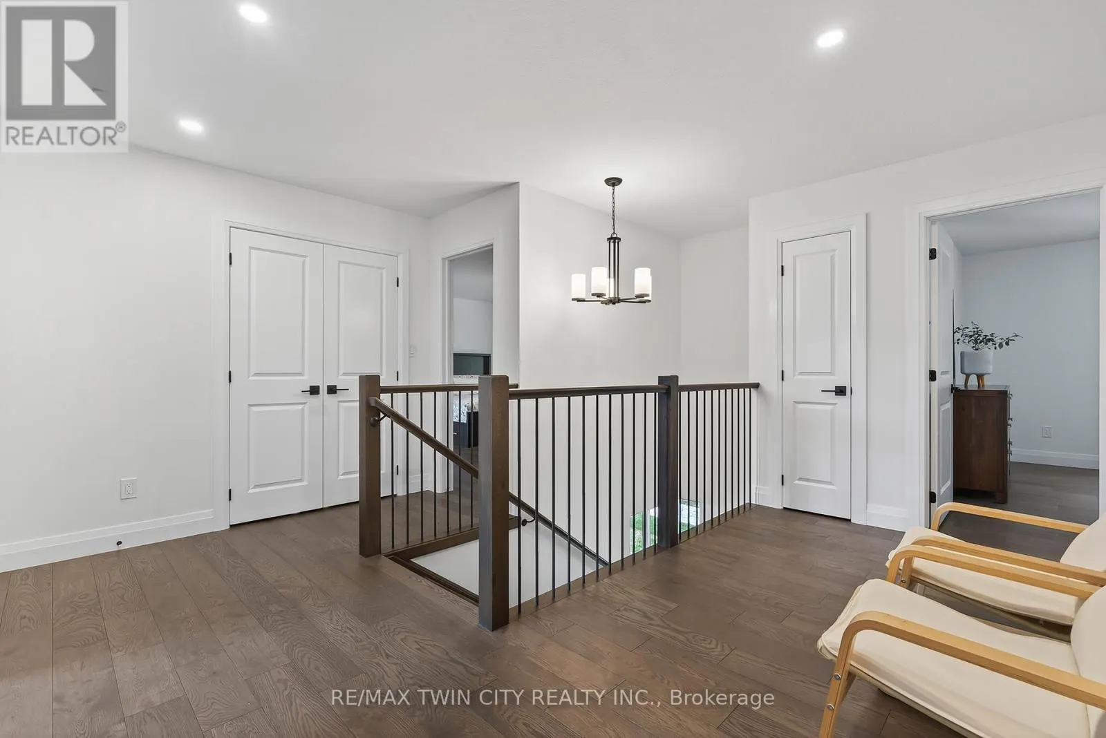 209 JEFFREY PLACE
