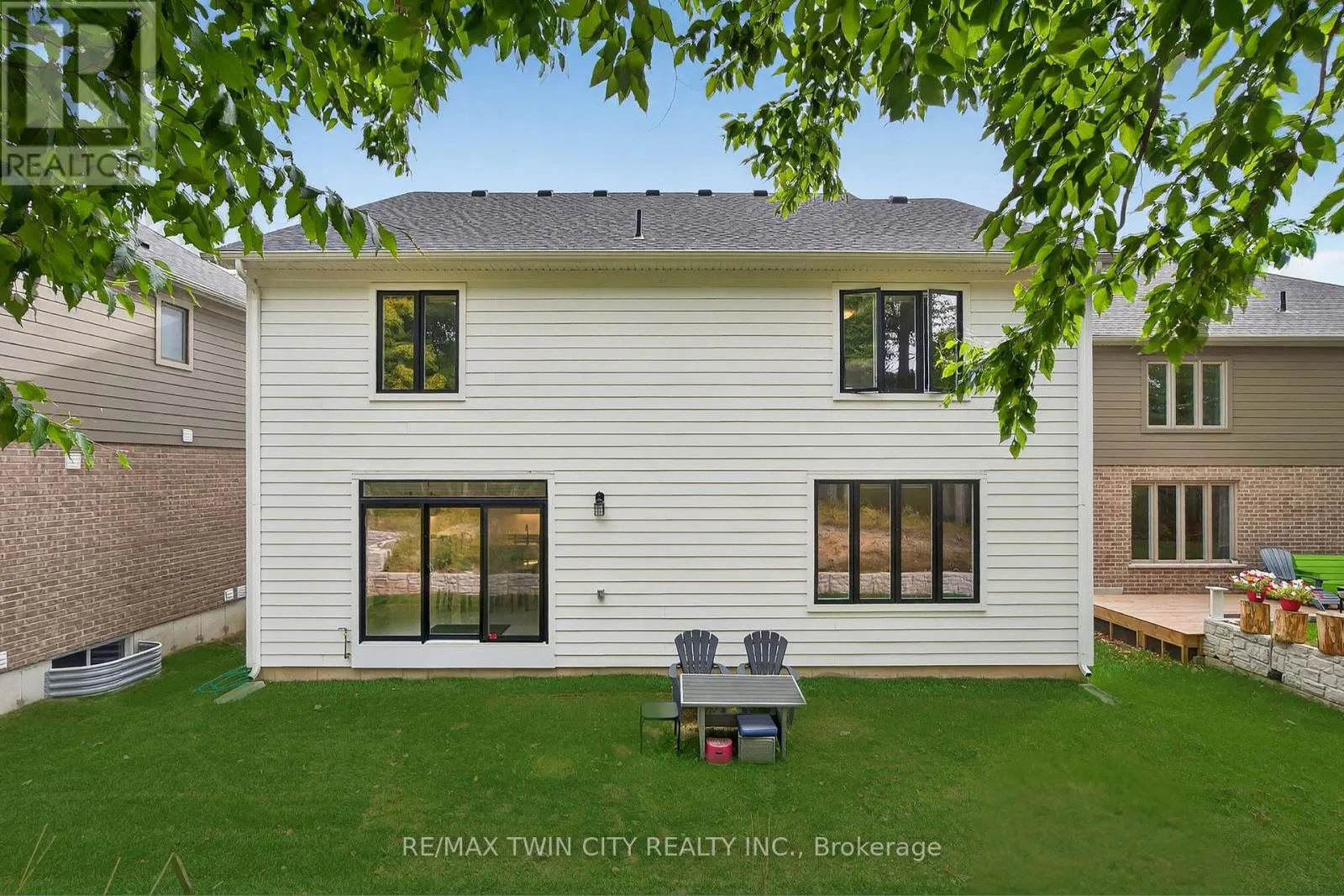 209 JEFFREY PLACE