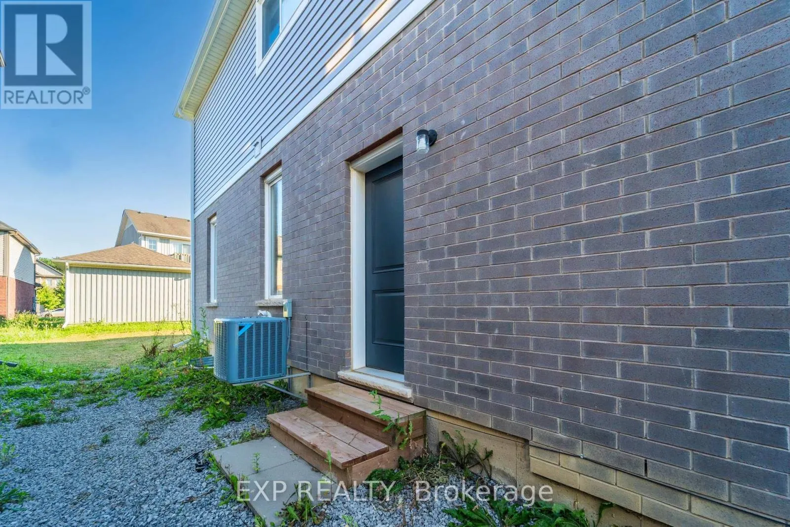 116 BUR OAK DRIVE