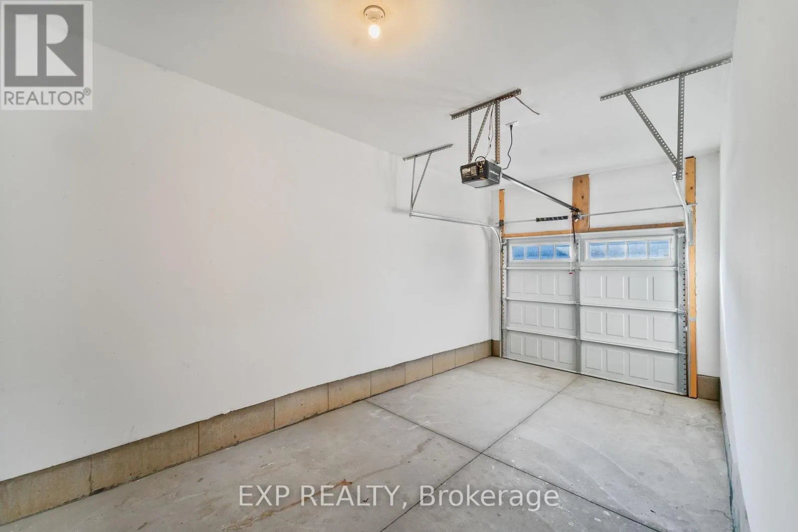 116 BUR OAK DRIVE