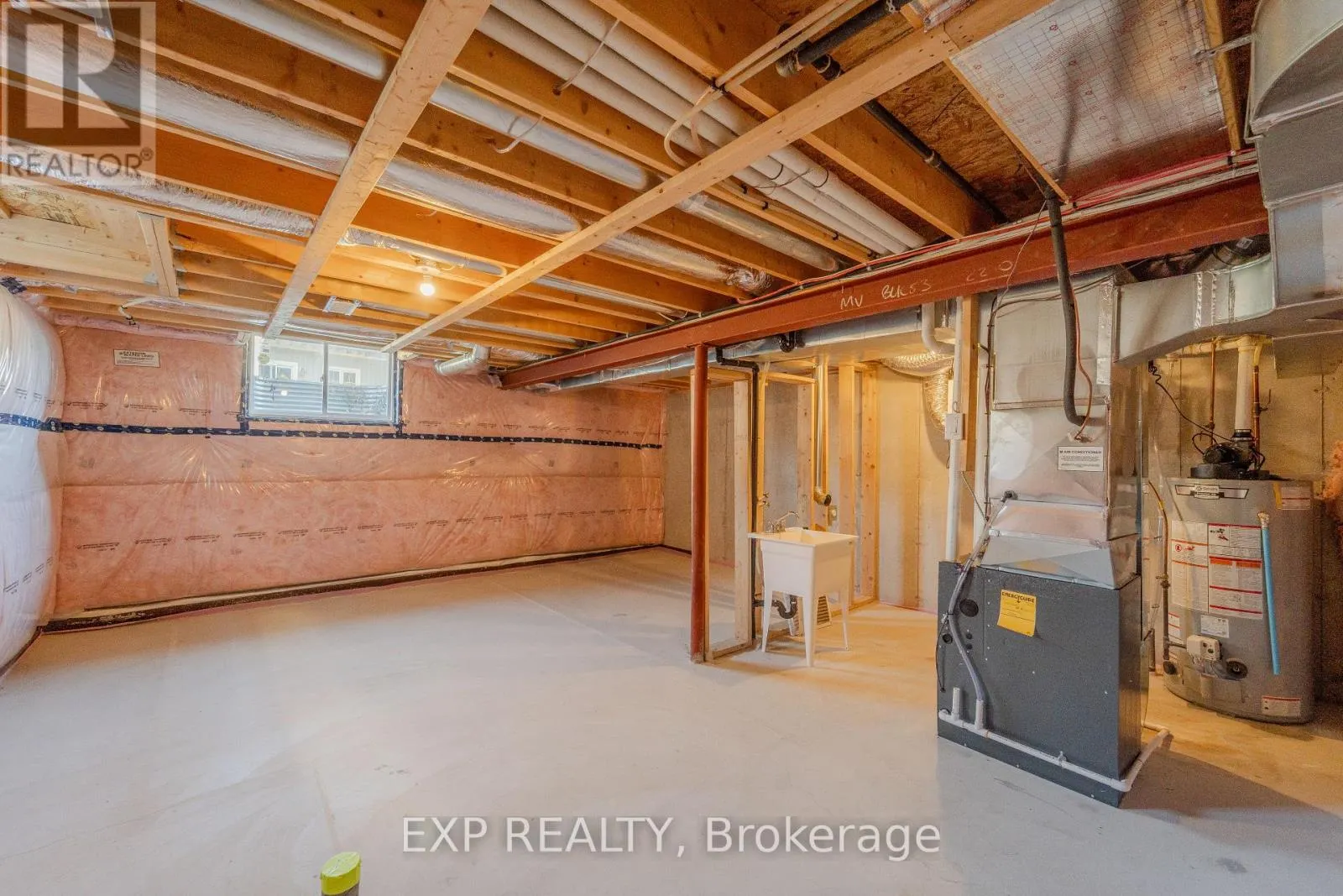 116 BUR OAK DRIVE