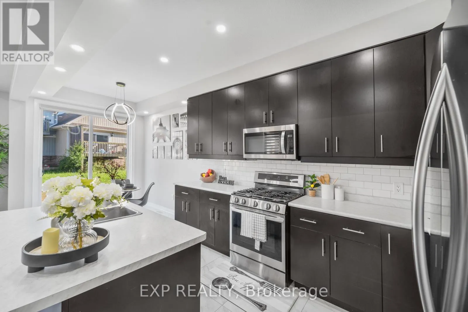 116 BUR OAK DRIVE
