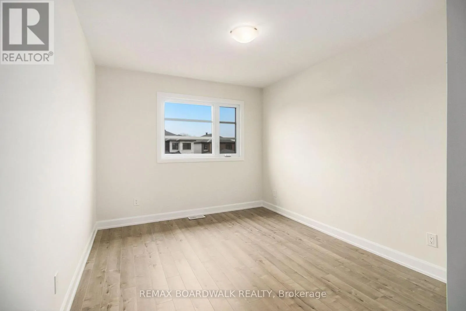 1194 MONTBLANC CRESCENT