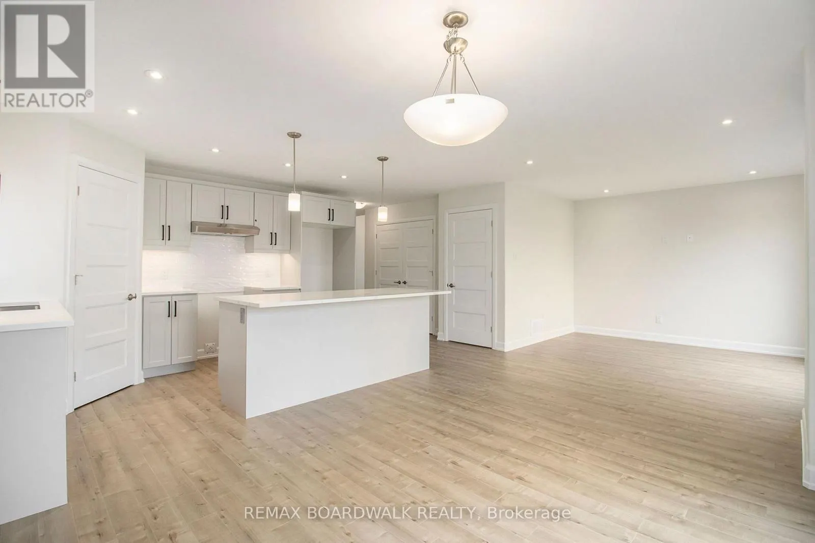 1194 MONTBLANC CRESCENT