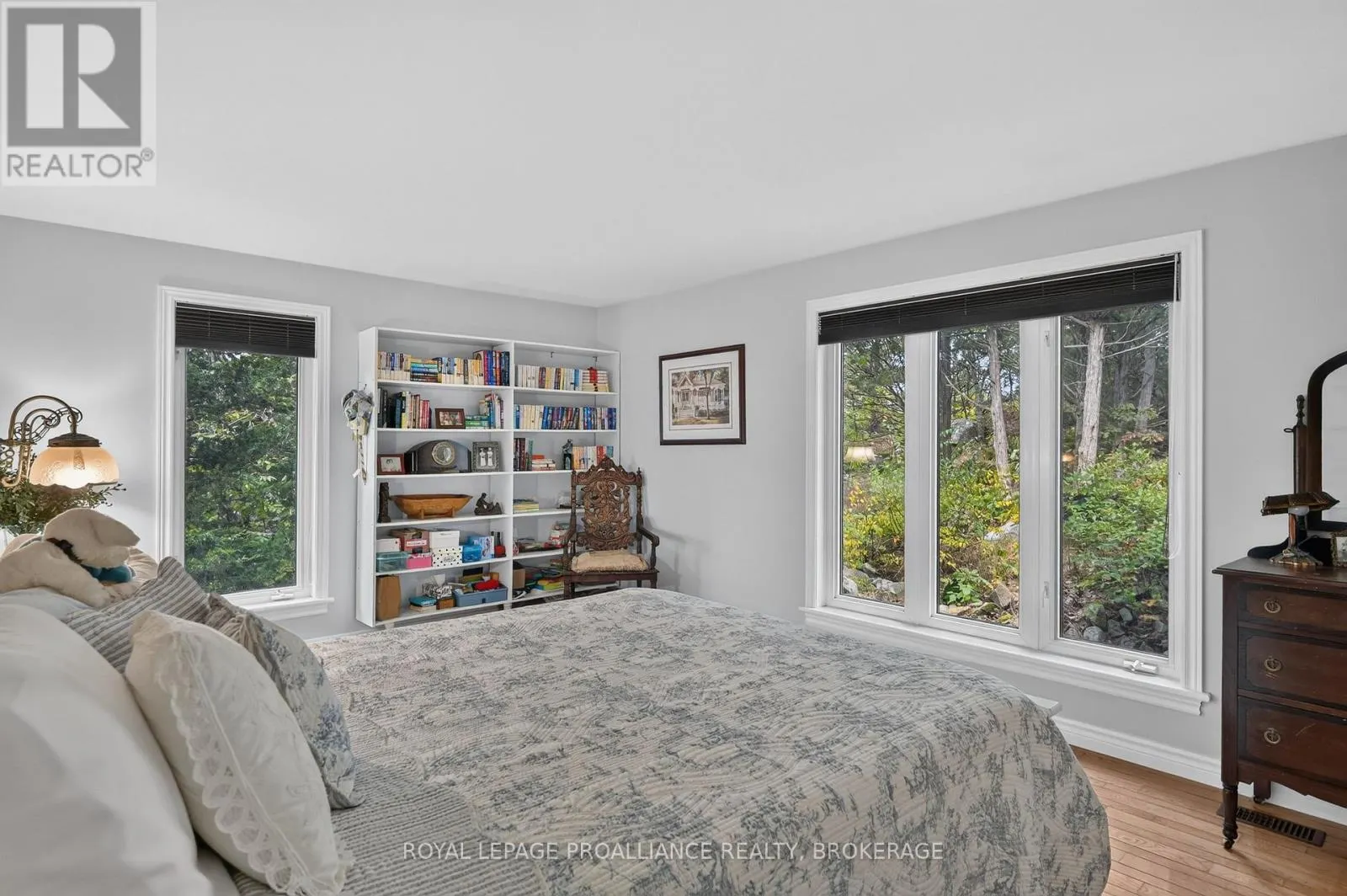 6 VANSTON ROAD
