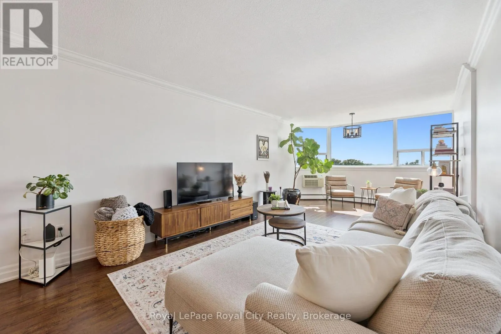 903 - 55 YARMOUTH STREET #903