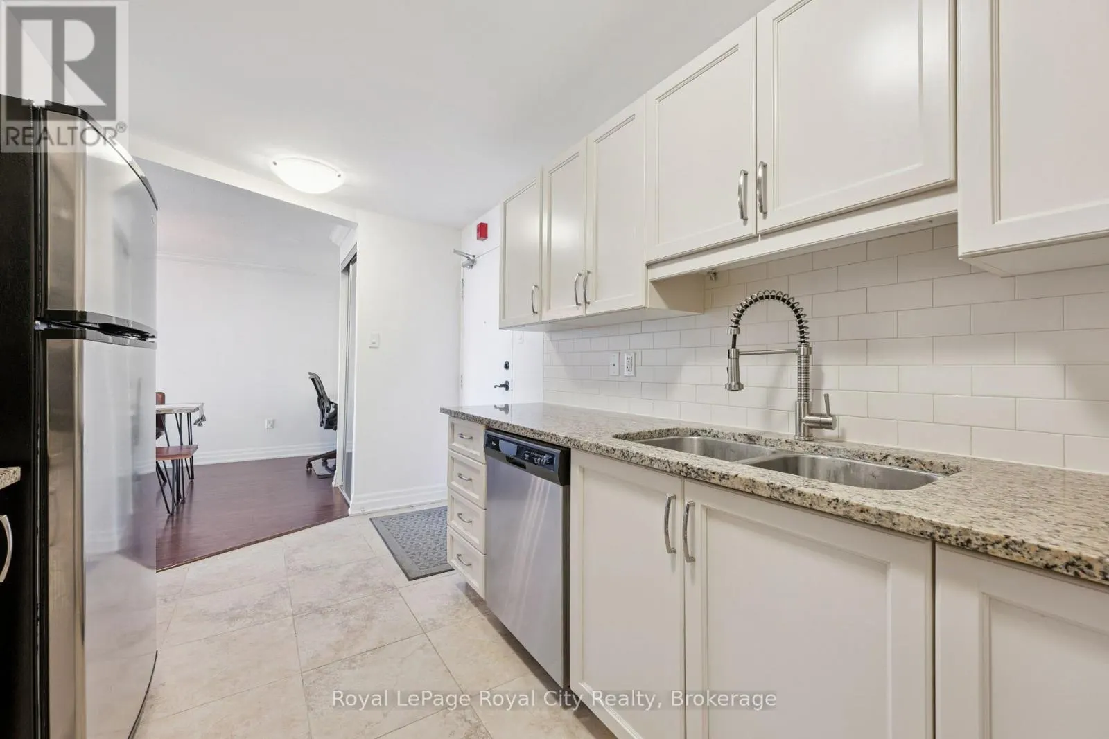 903 - 55 YARMOUTH STREET #903