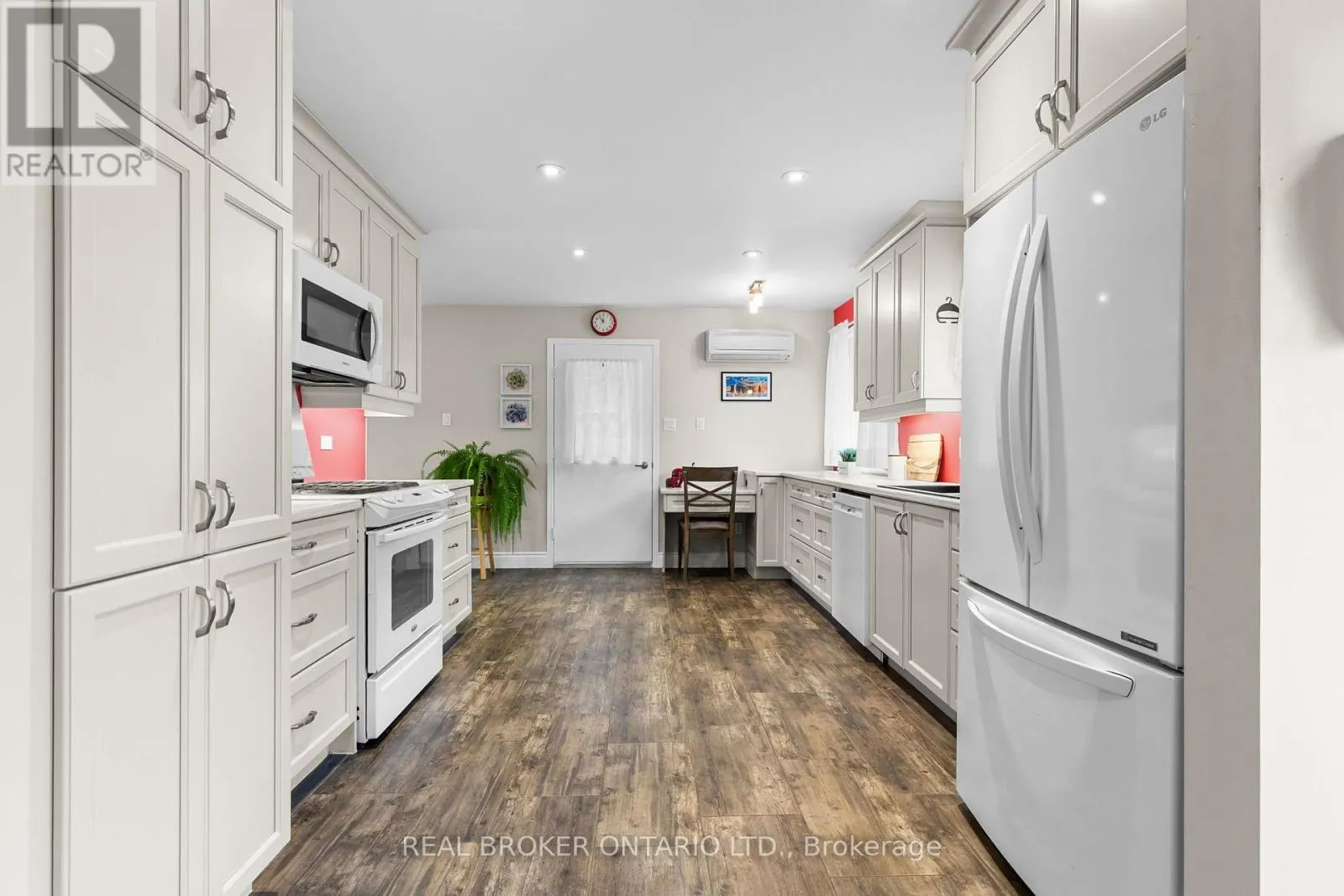 316 CLOTHIER STREET W