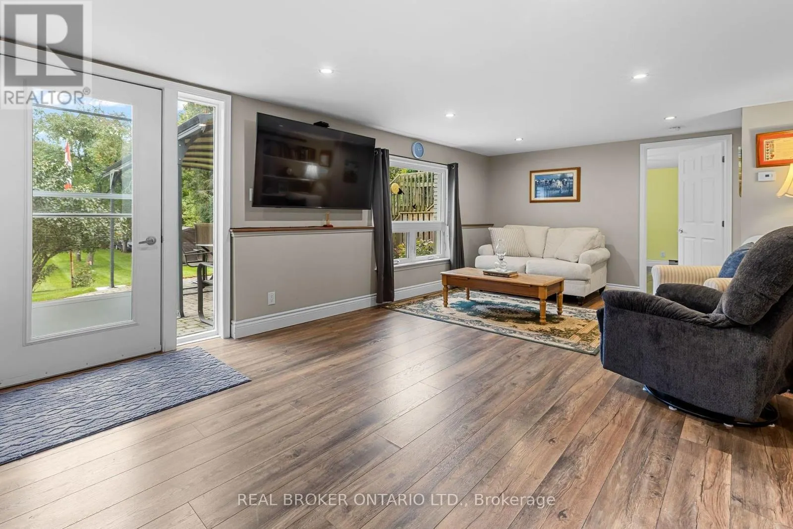 316 CLOTHIER STREET W