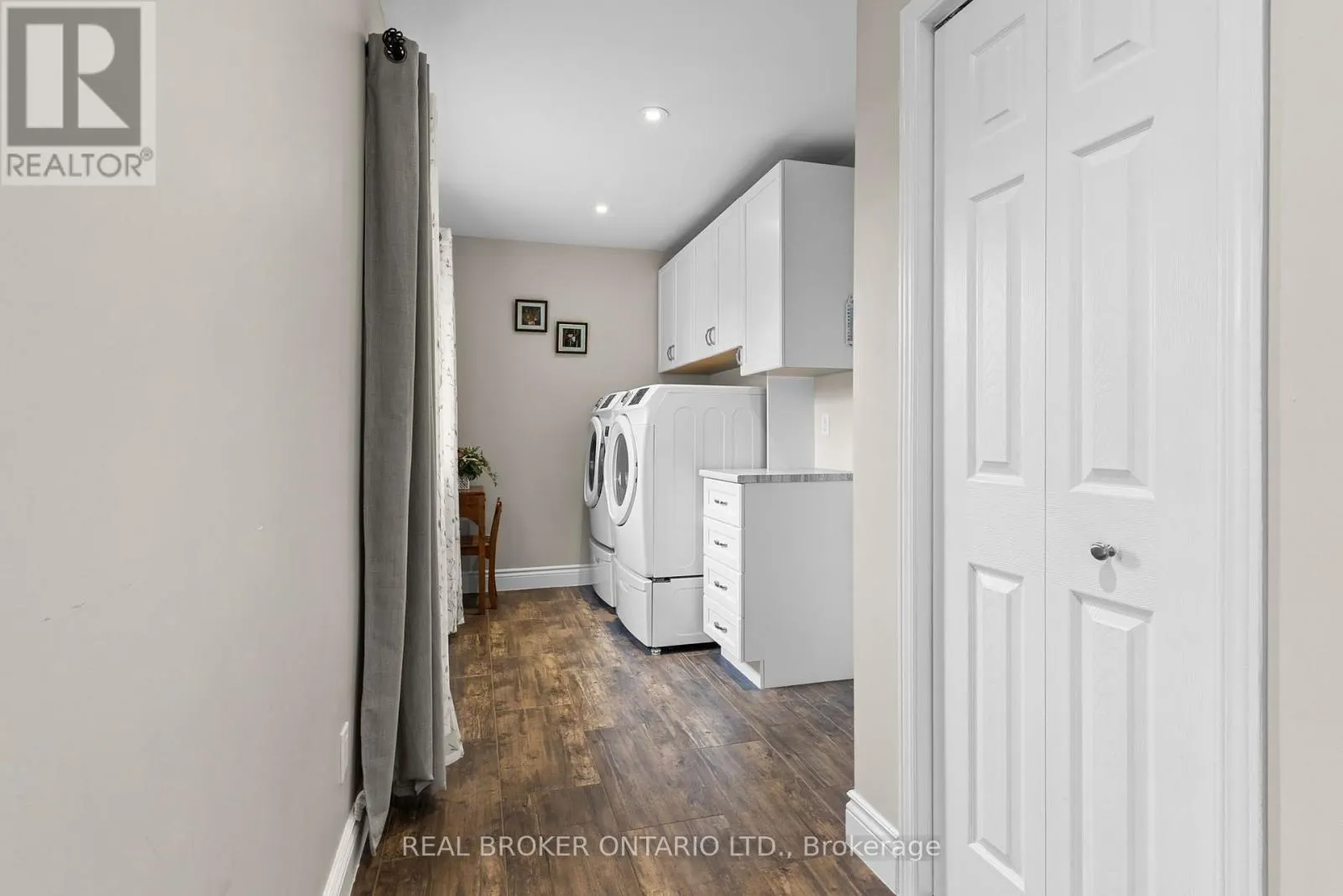 316 CLOTHIER STREET W