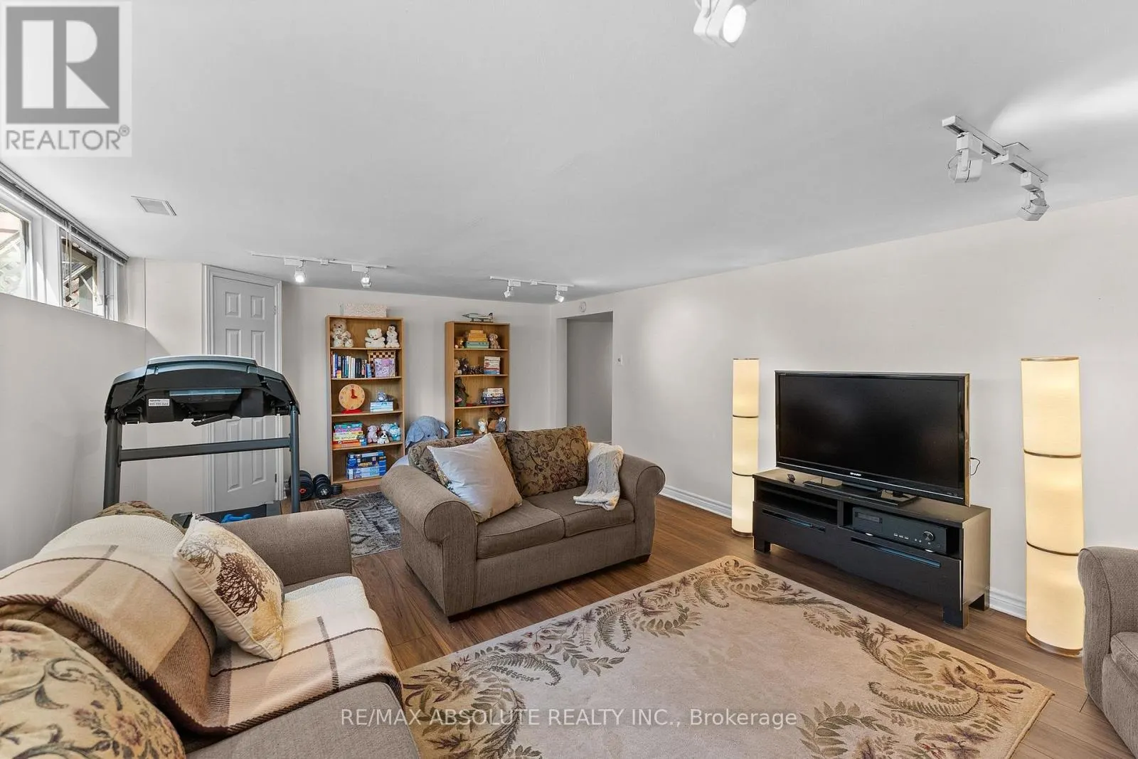 290 HARRINGTON STREET