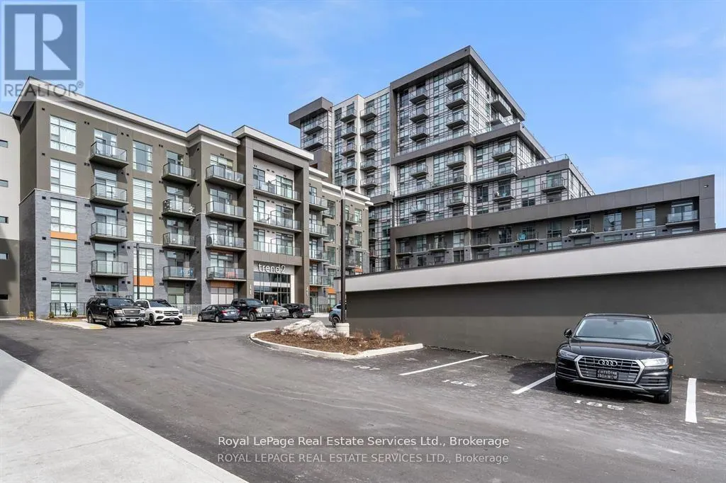 524 - 460 DUNDAS STREET E