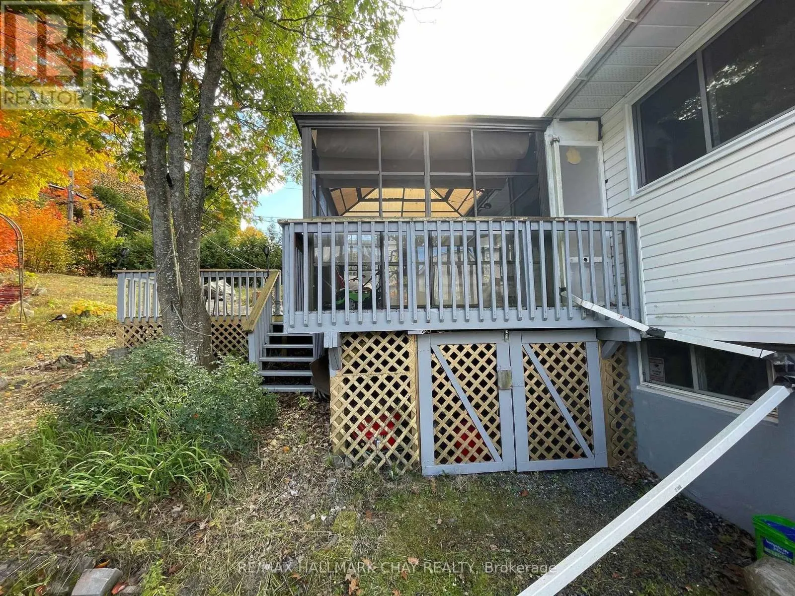 85 MISSISSAUGA AVENUE