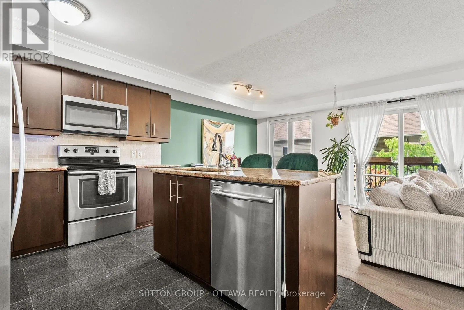 7 - 565 STONEFIELD PRIVATE