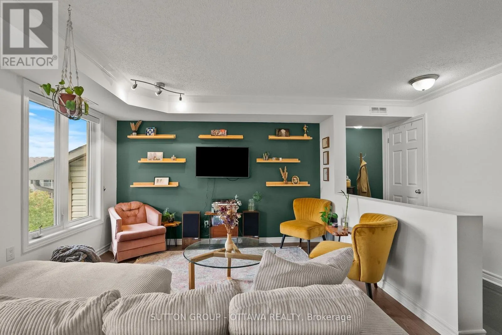 7 - 565 STONEFIELD PRIVATE