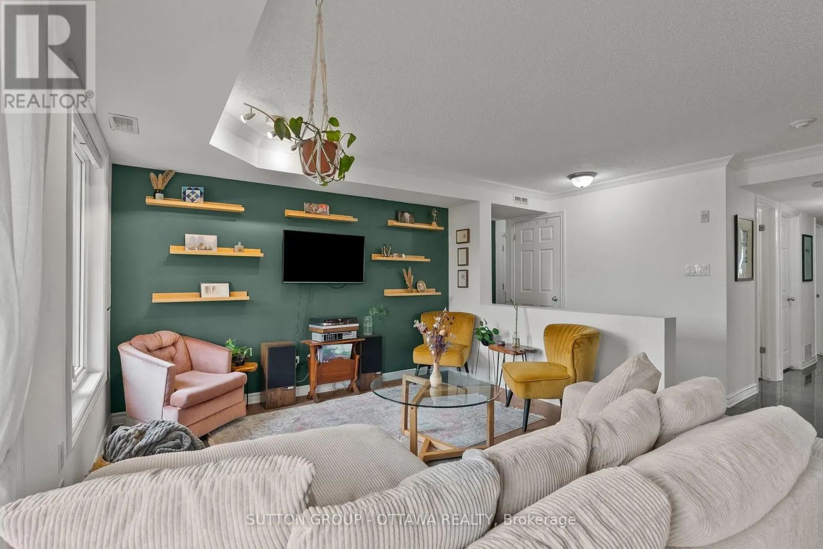 7 - 565 STONEFIELD PRIVATE