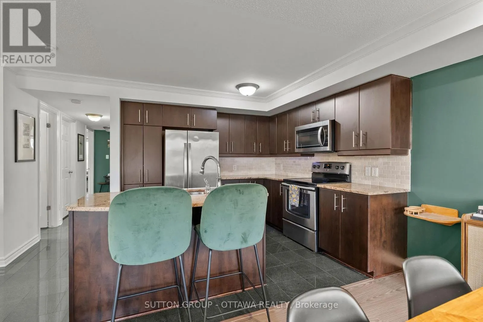 7 - 565 STONEFIELD PRIVATE