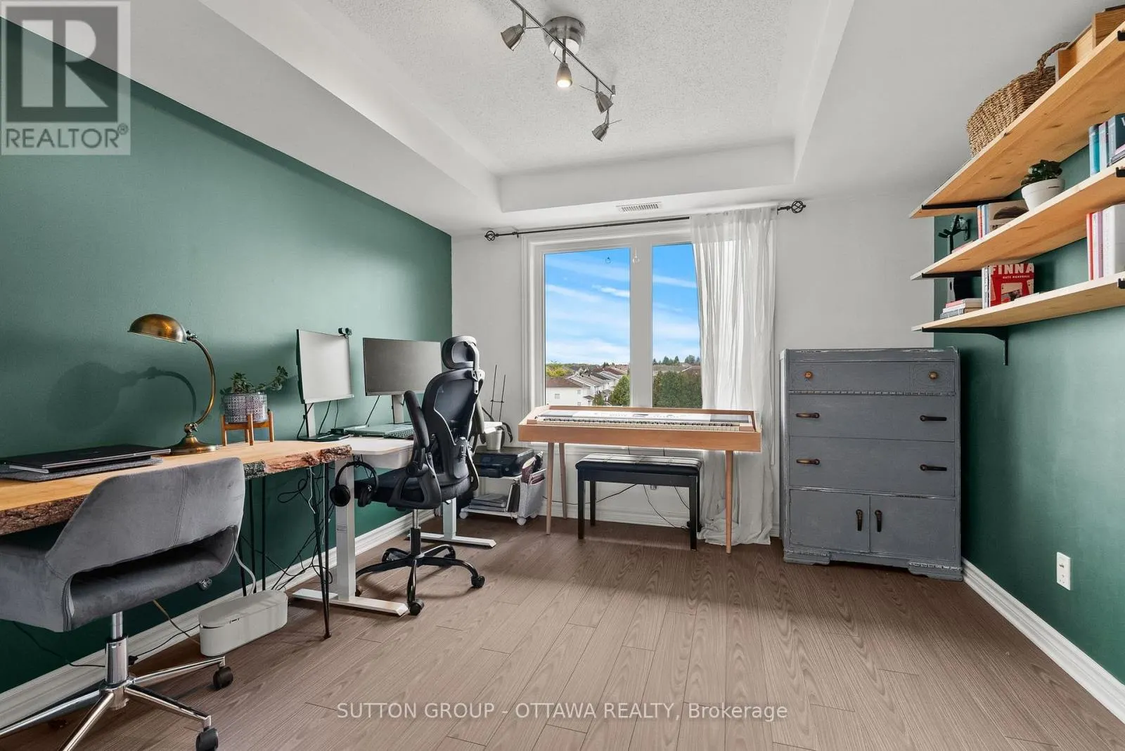 7 - 565 STONEFIELD PRIVATE