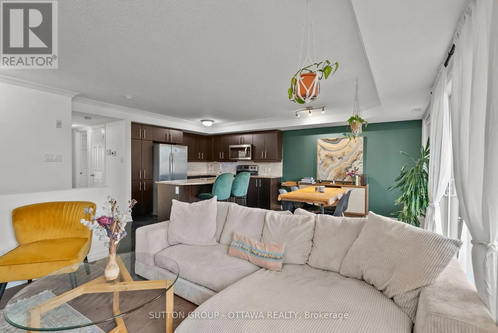 7 - 565 STONEFIELD PRIVATE