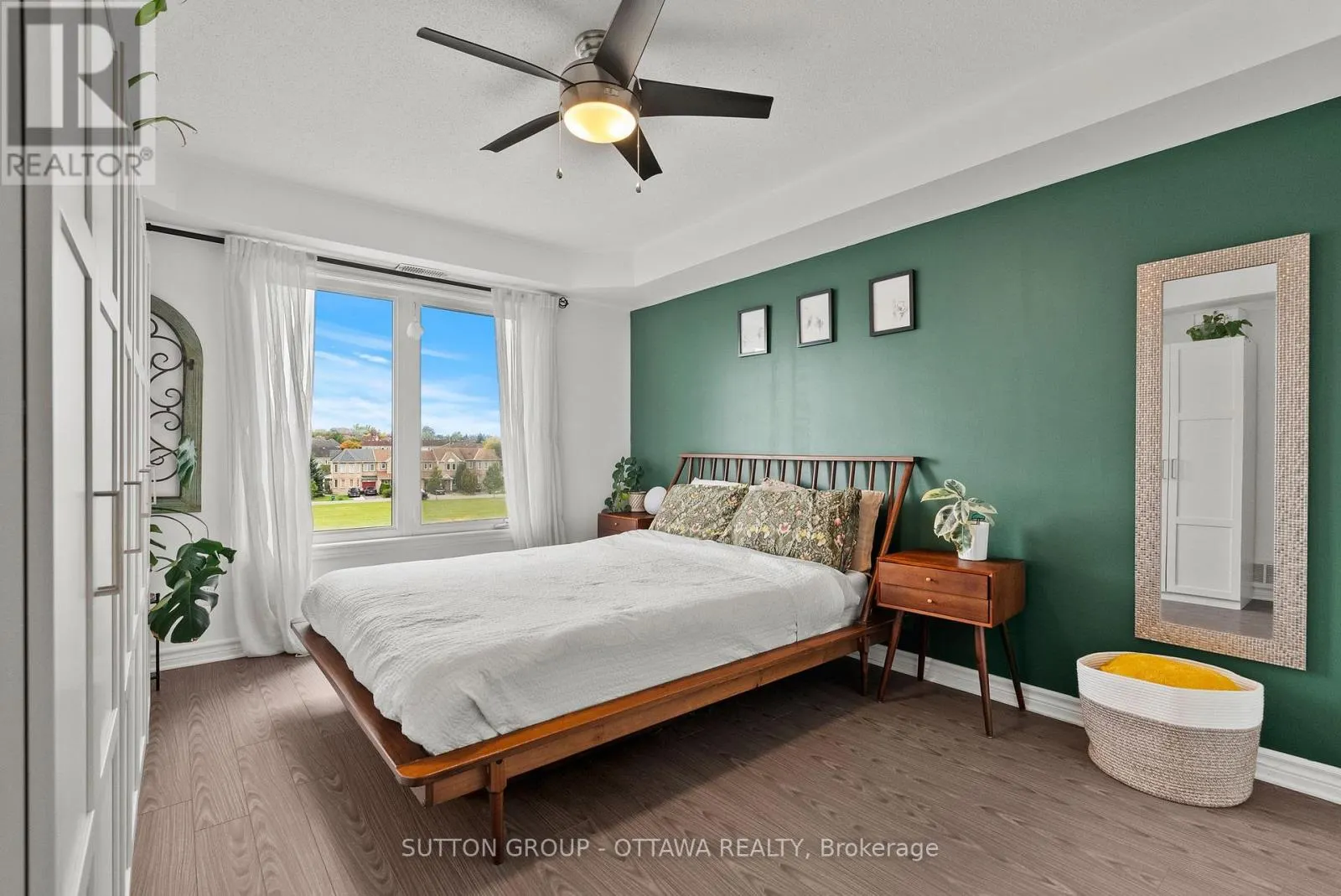 7 - 565 STONEFIELD PRIVATE