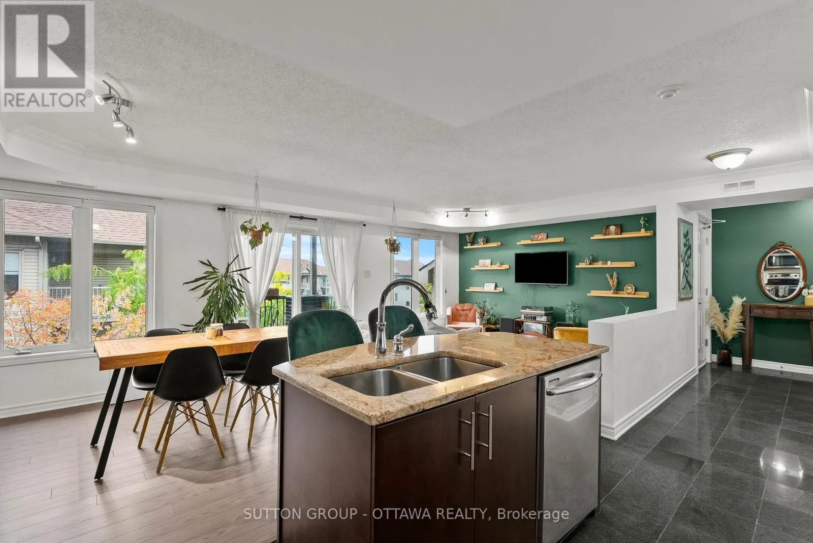 7 - 565 STONEFIELD PRIVATE