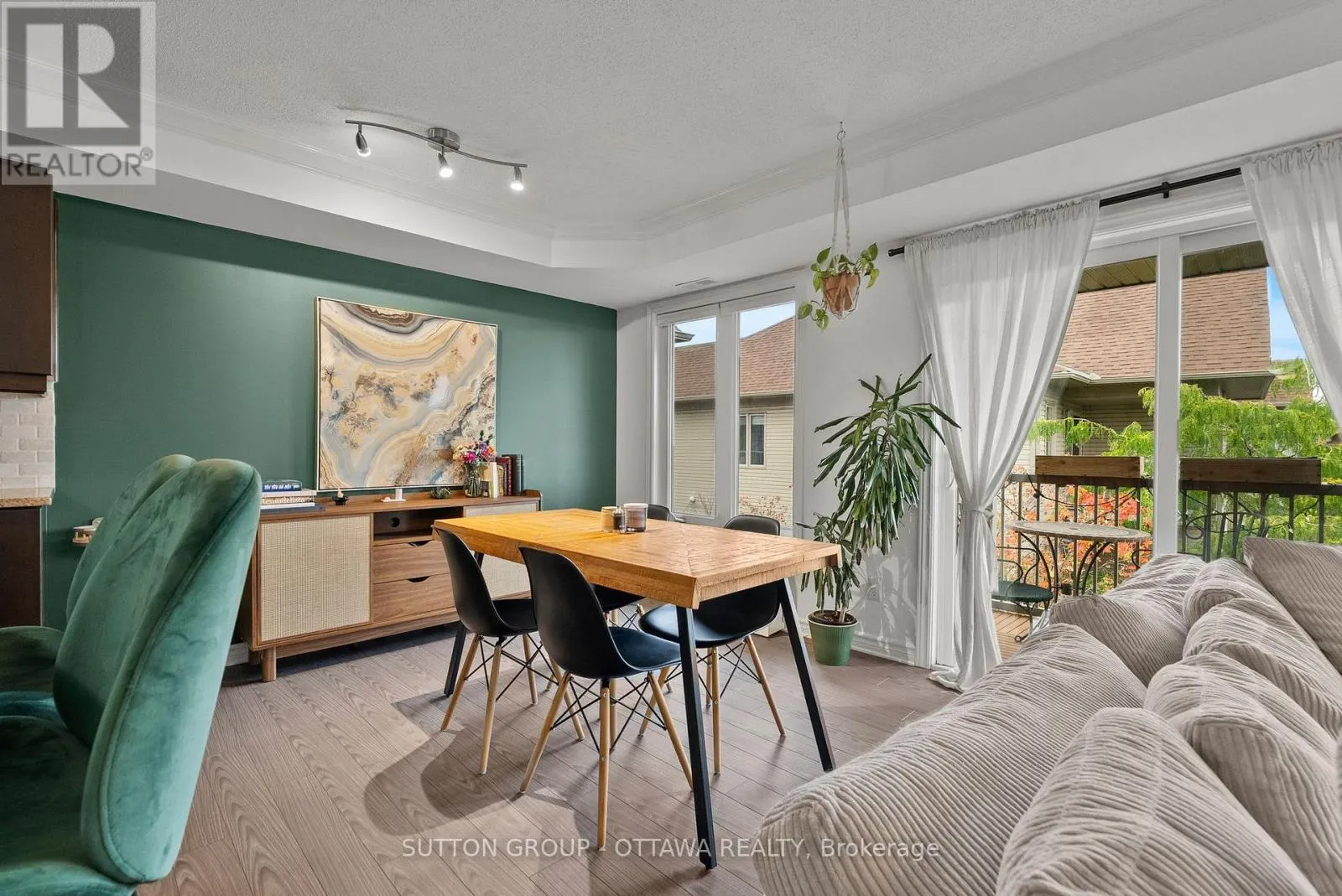7 - 565 STONEFIELD PRIVATE