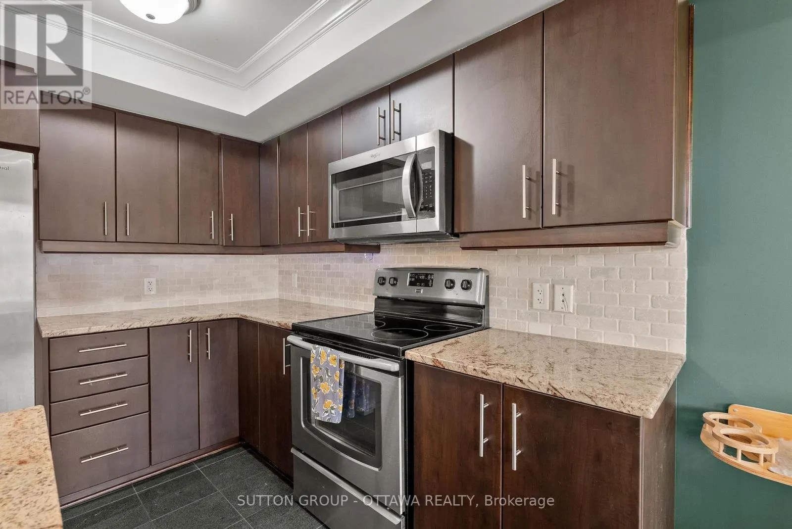 7 - 565 STONEFIELD PRIVATE
