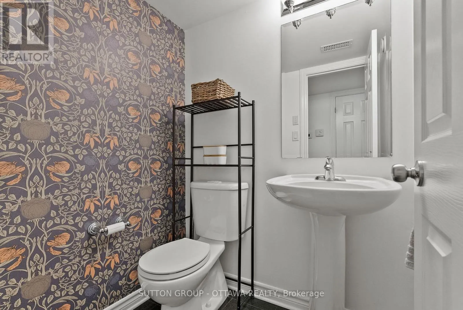 7 - 565 STONEFIELD PRIVATE