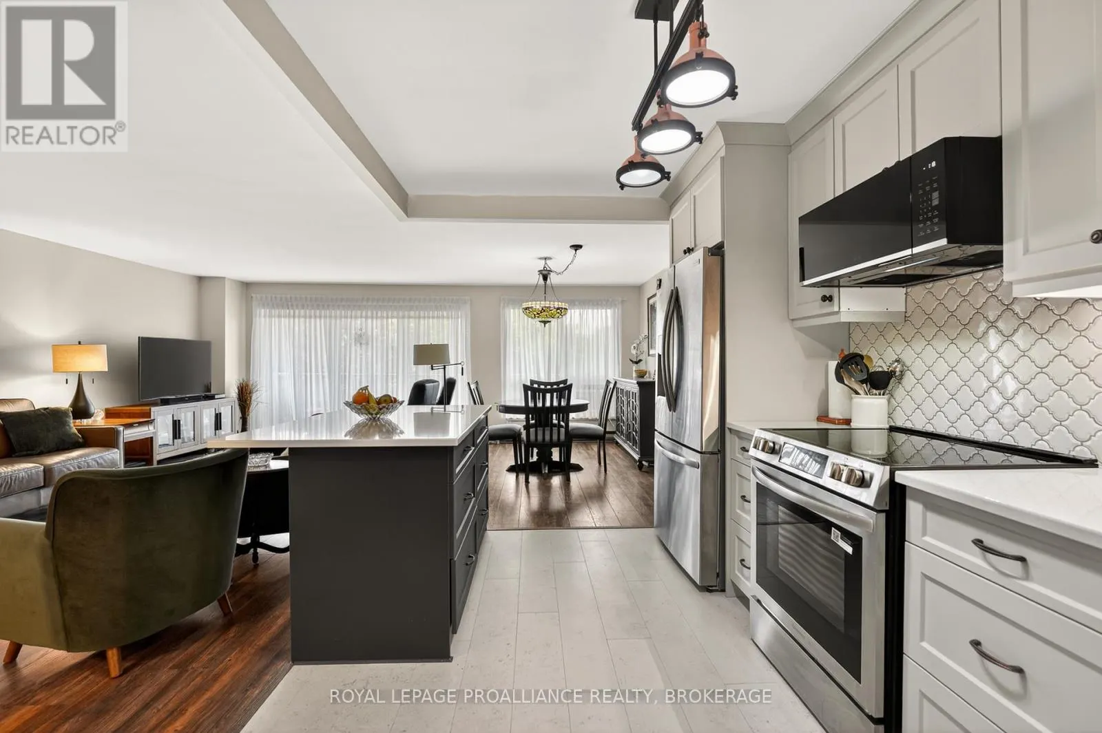 401 - 257 BATH ROAD #401