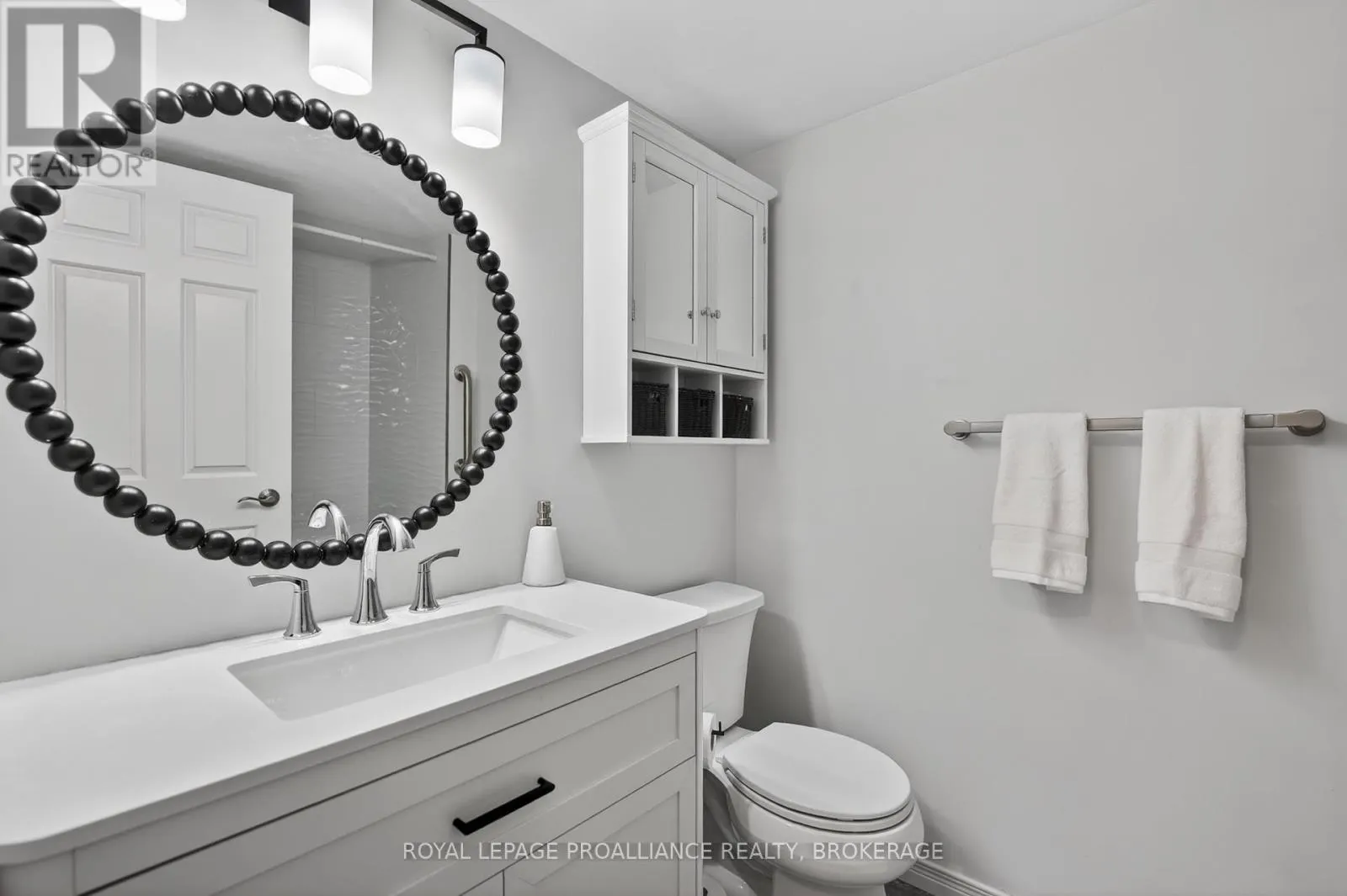 401 - 257 BATH ROAD #401