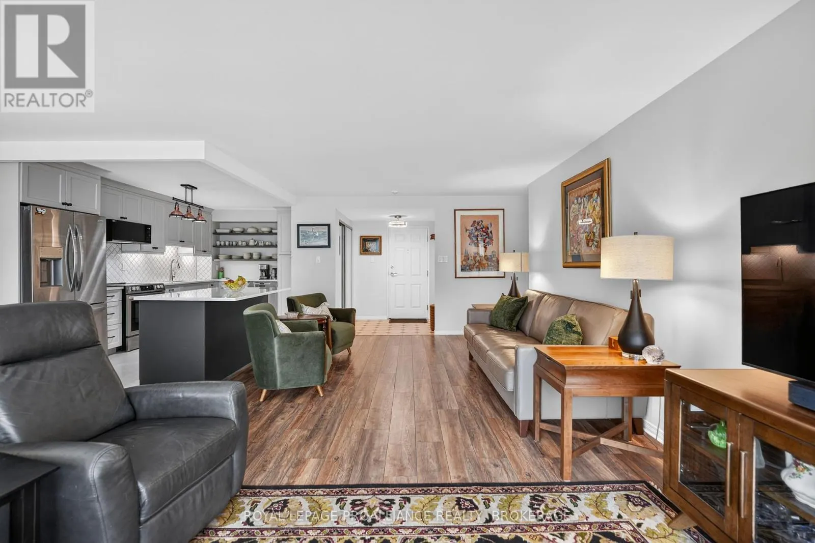 401 - 257 BATH ROAD #401