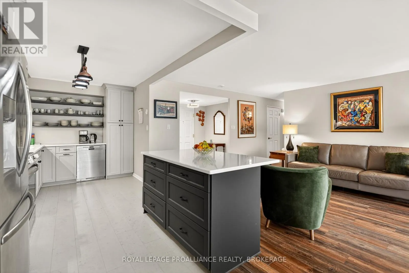 401 - 257 BATH ROAD #401