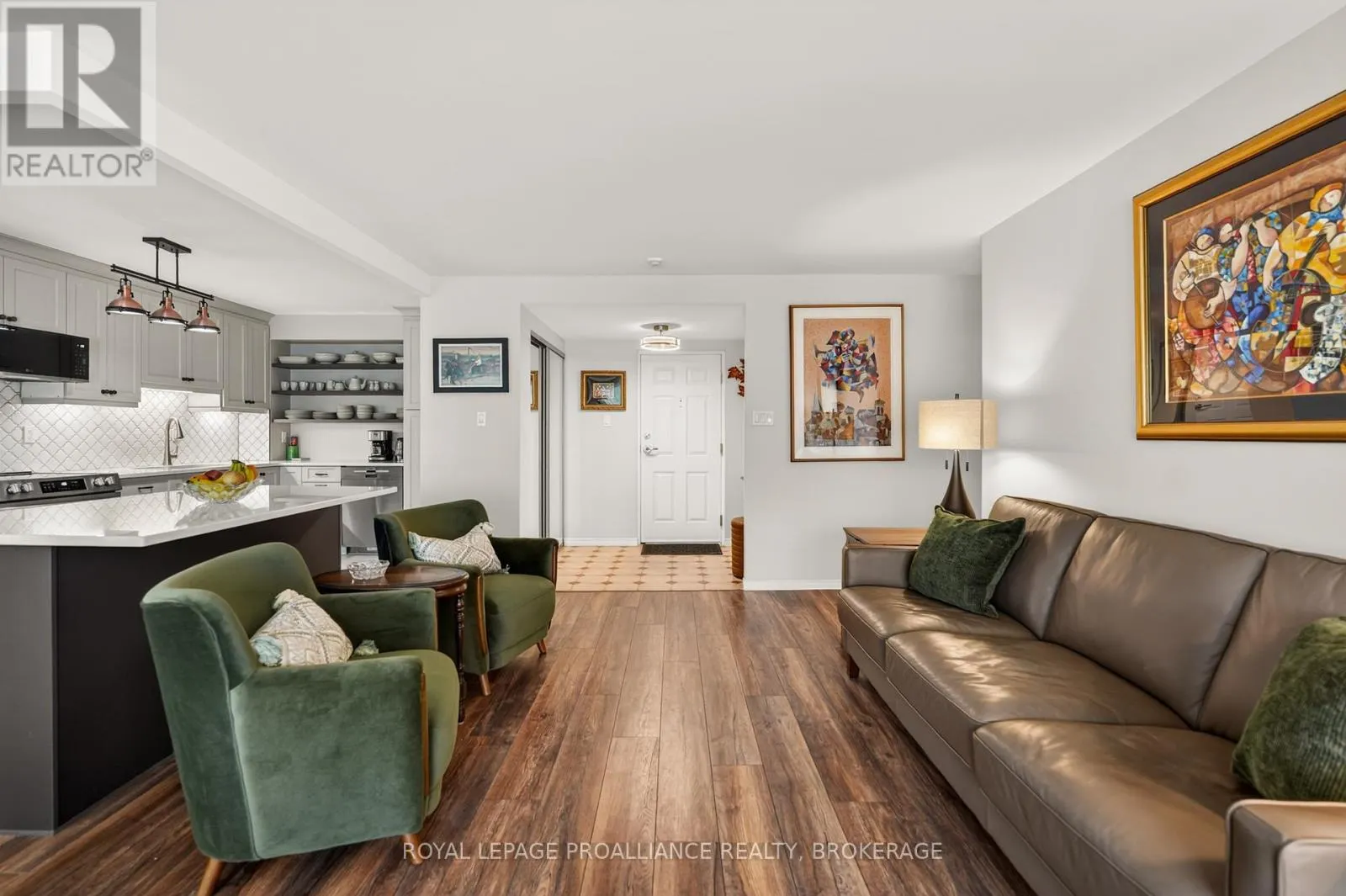 401 - 257 BATH ROAD #401