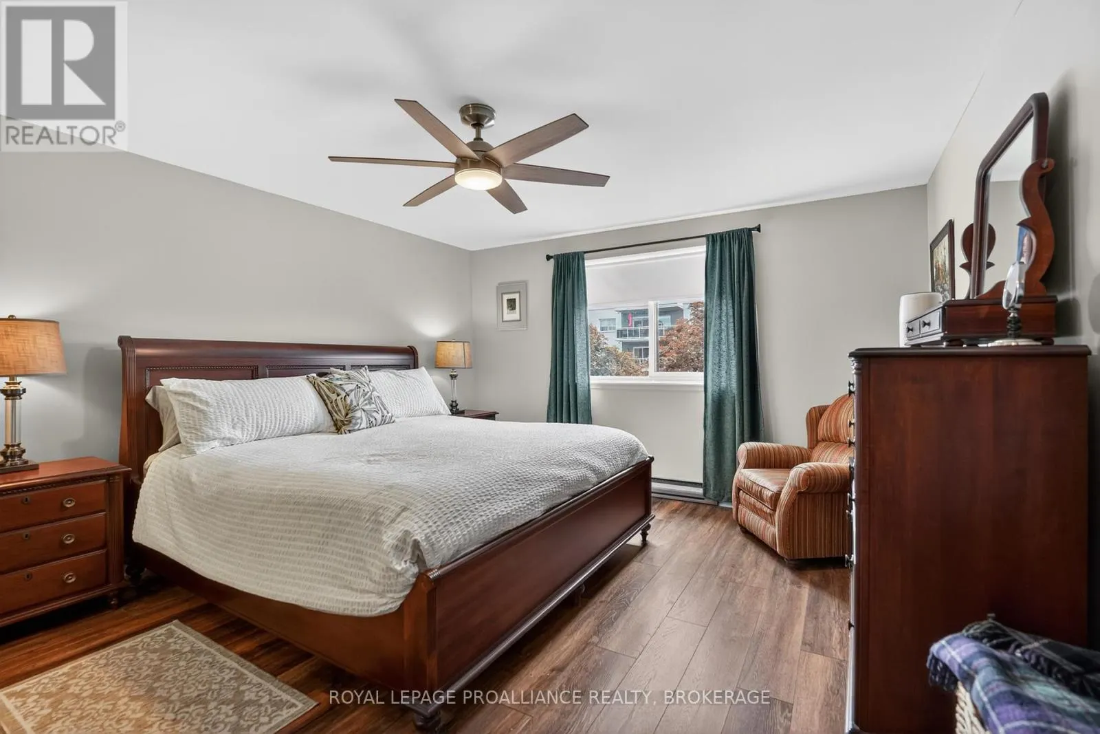 401 - 257 BATH ROAD #401