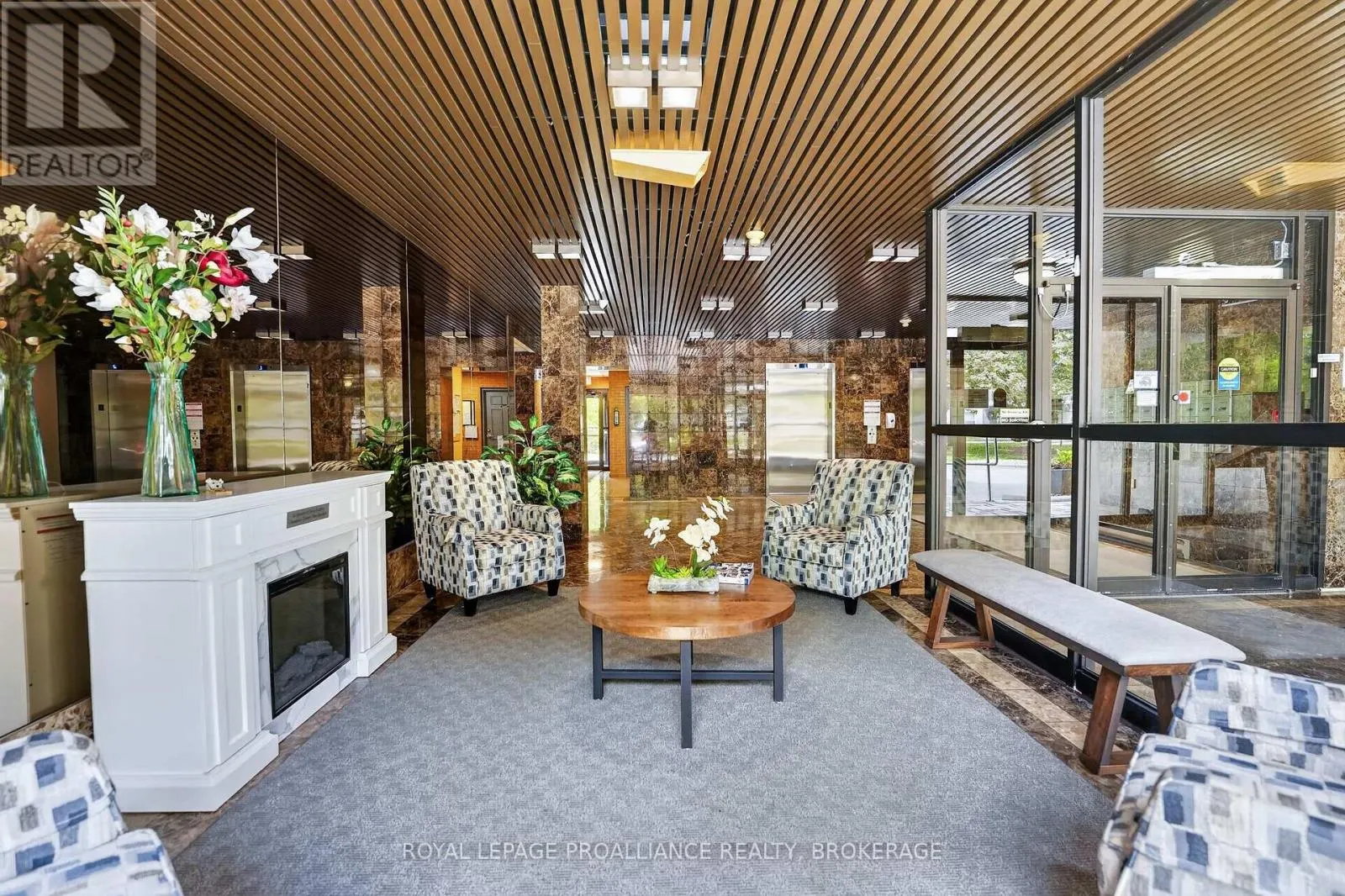 401 - 257 BATH ROAD #401