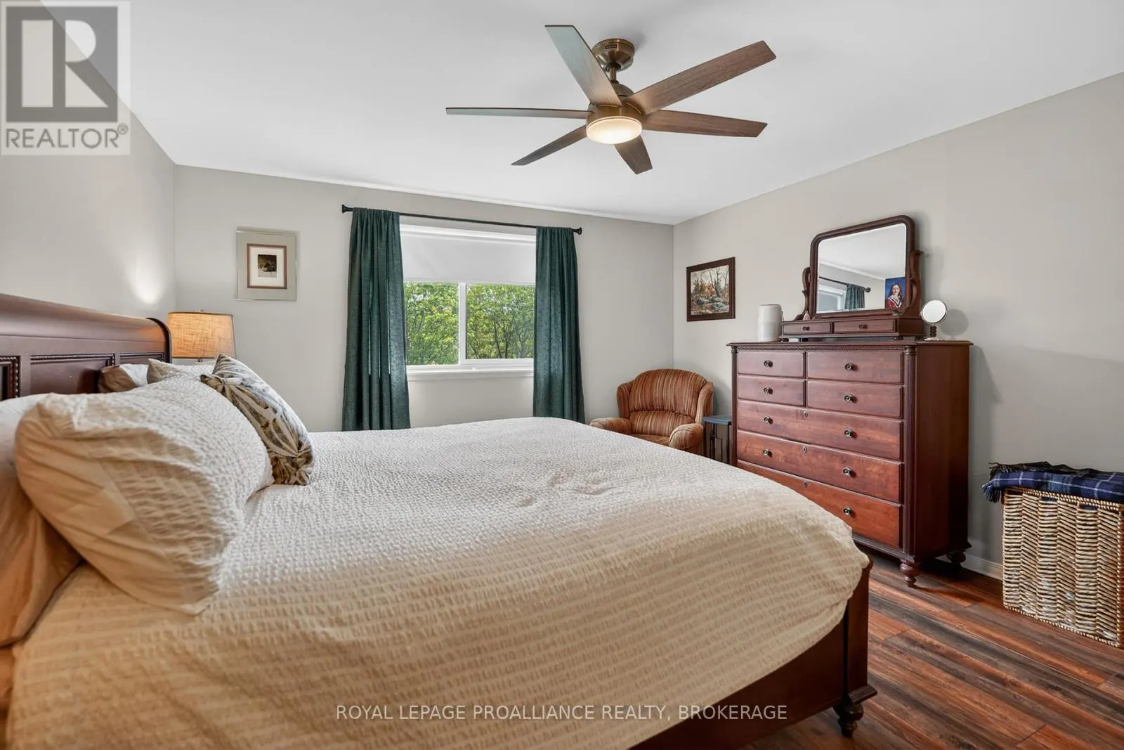401 - 257 BATH ROAD #401