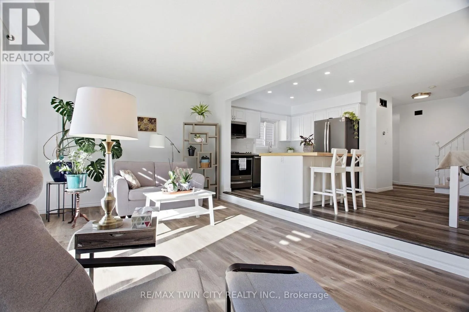 15 CANNES STREET