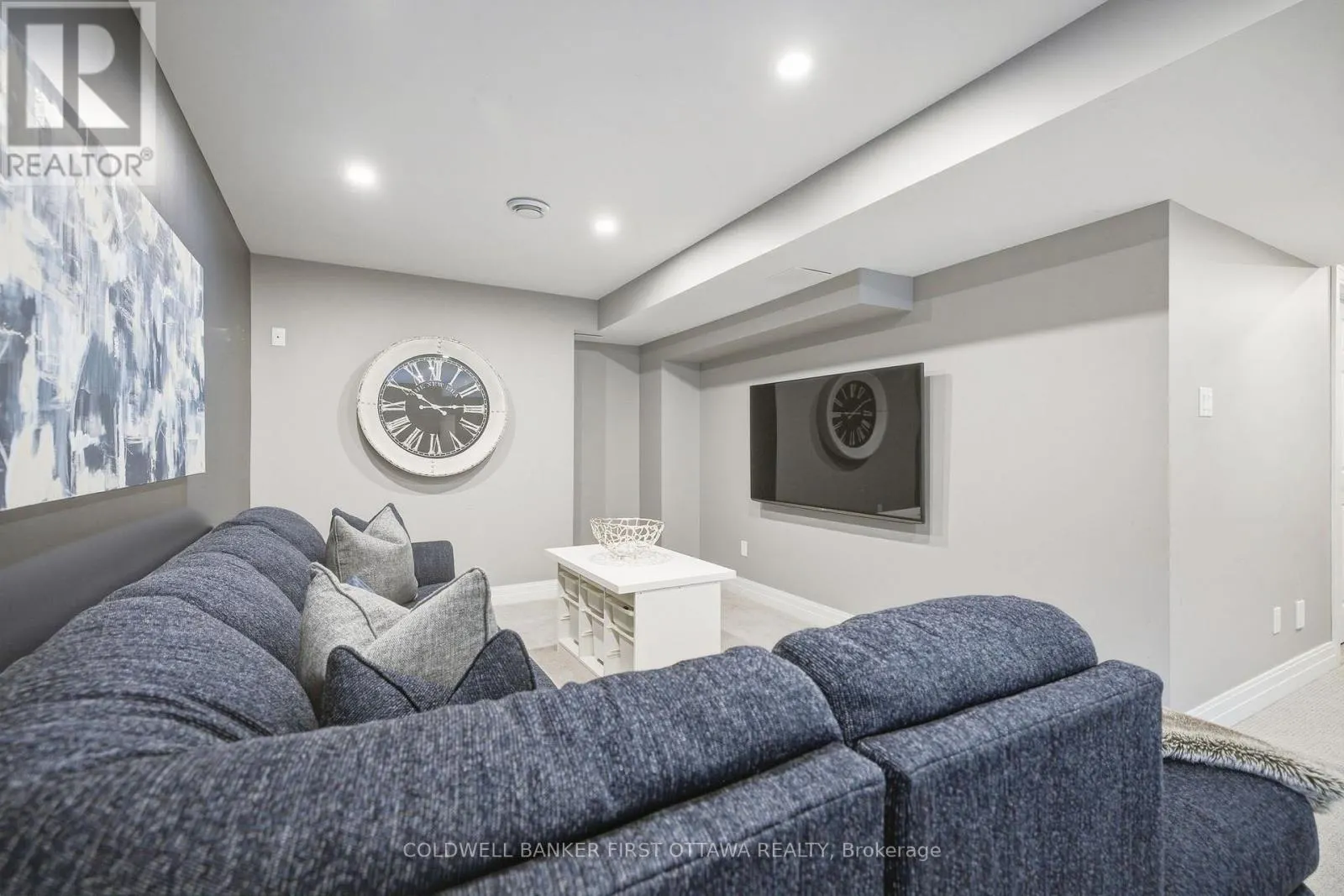 529 ADAMSON CRESCENT