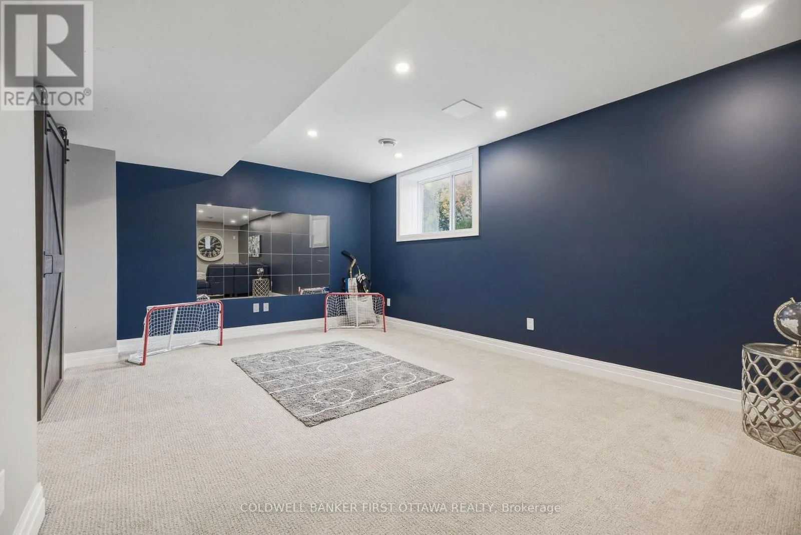 529 ADAMSON CRESCENT