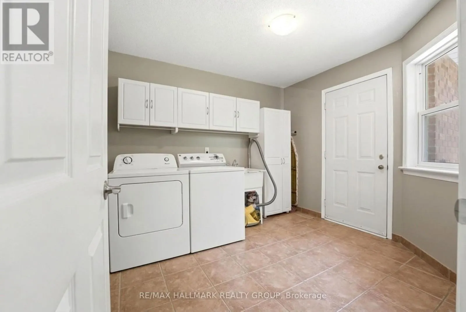 18 JOSTEEN DRIVE