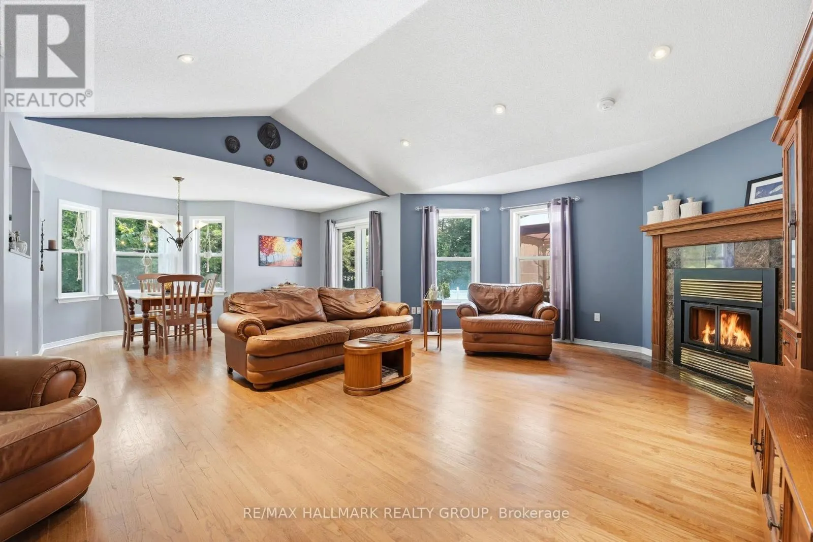 18 JOSTEEN DRIVE