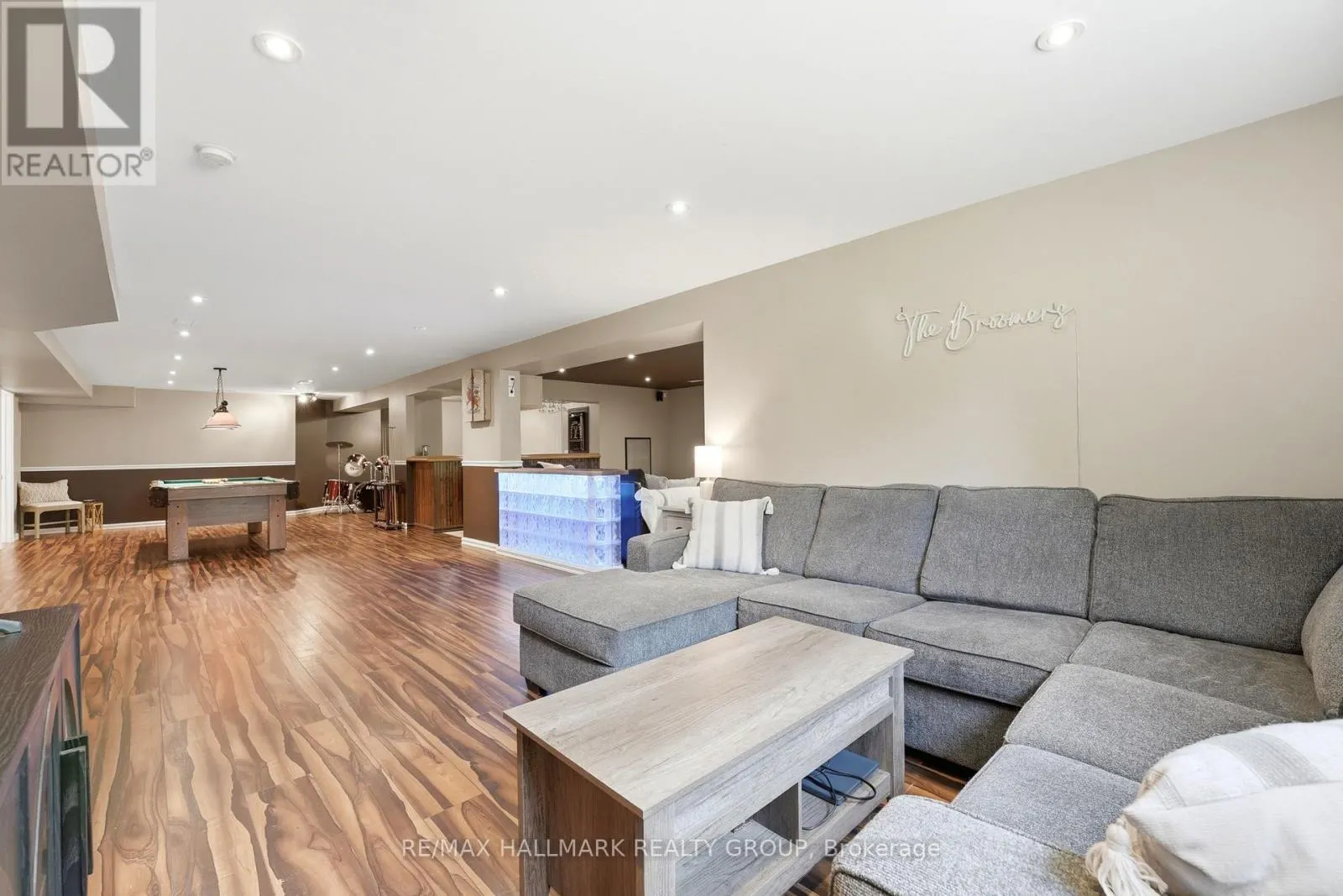 18 JOSTEEN DRIVE
