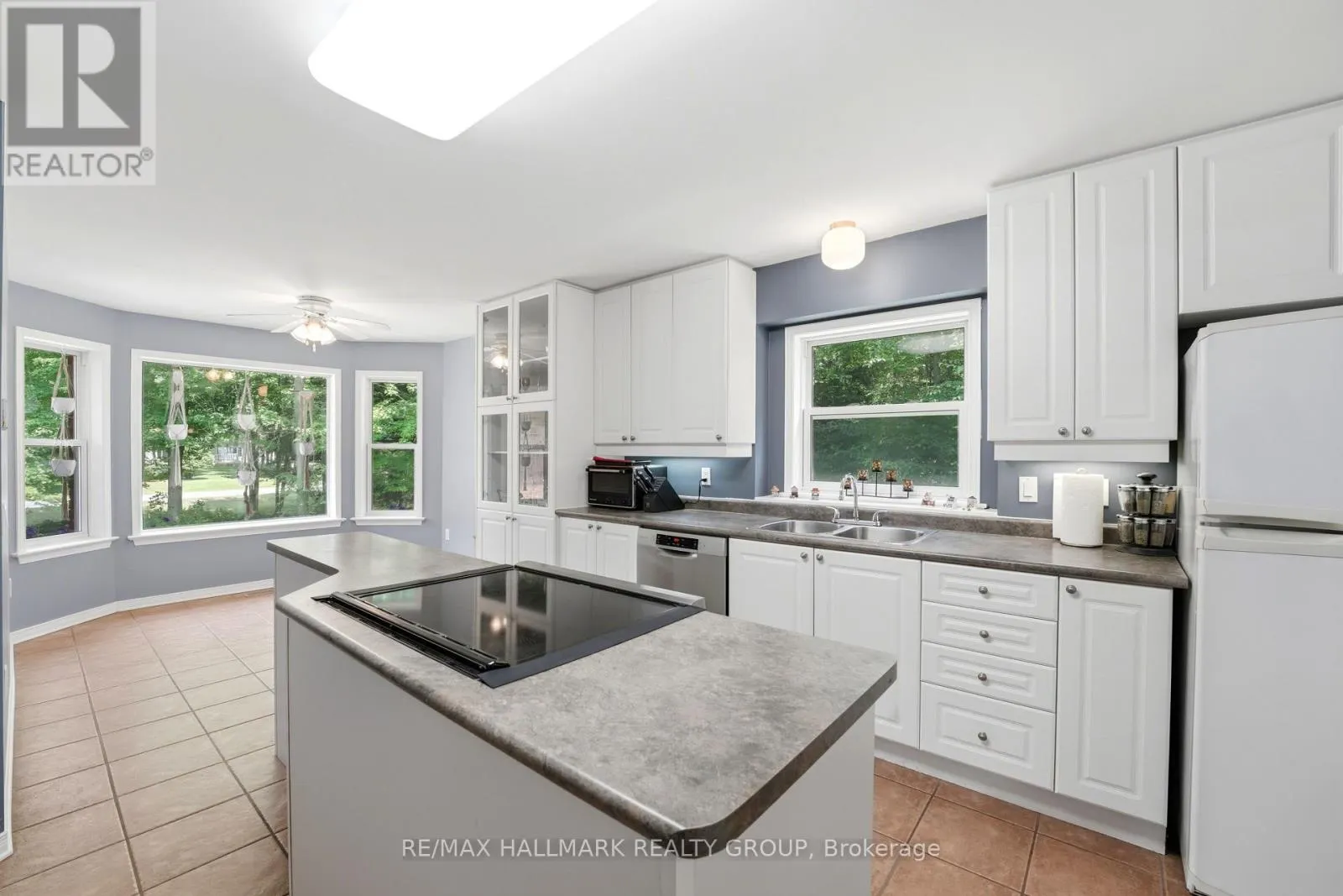 18 JOSTEEN DRIVE