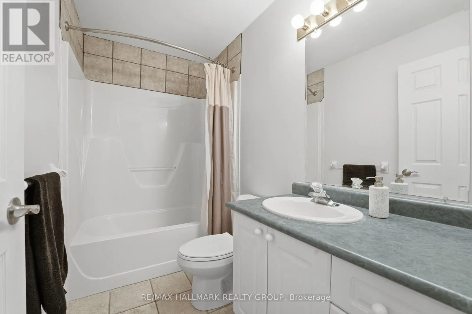 18 JOSTEEN DRIVE