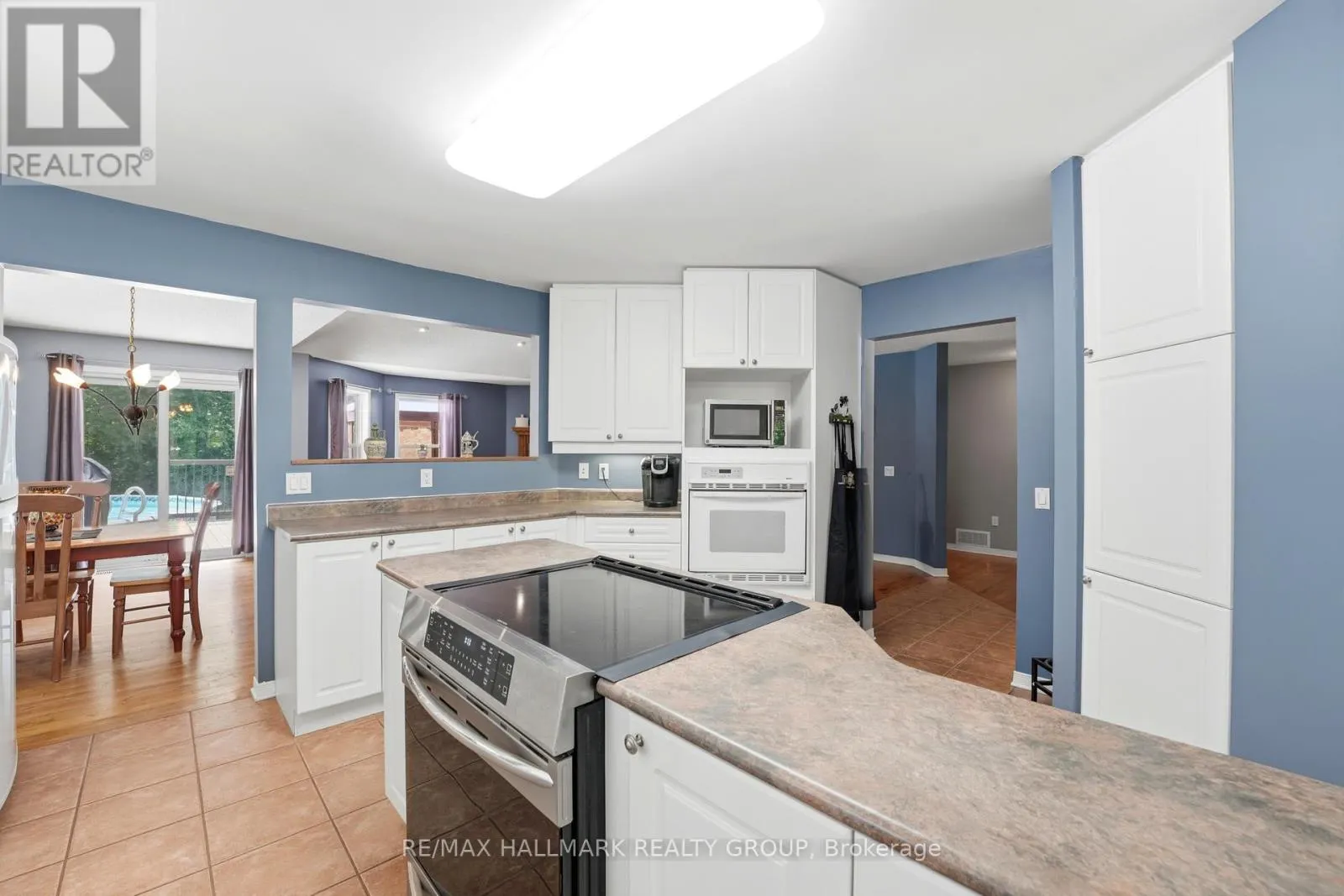 18 JOSTEEN DRIVE