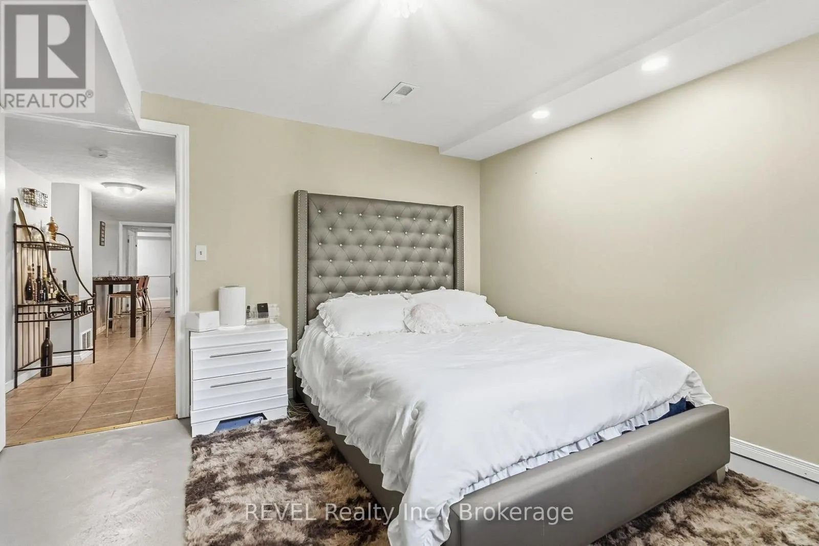 3 ORMOND STREET N