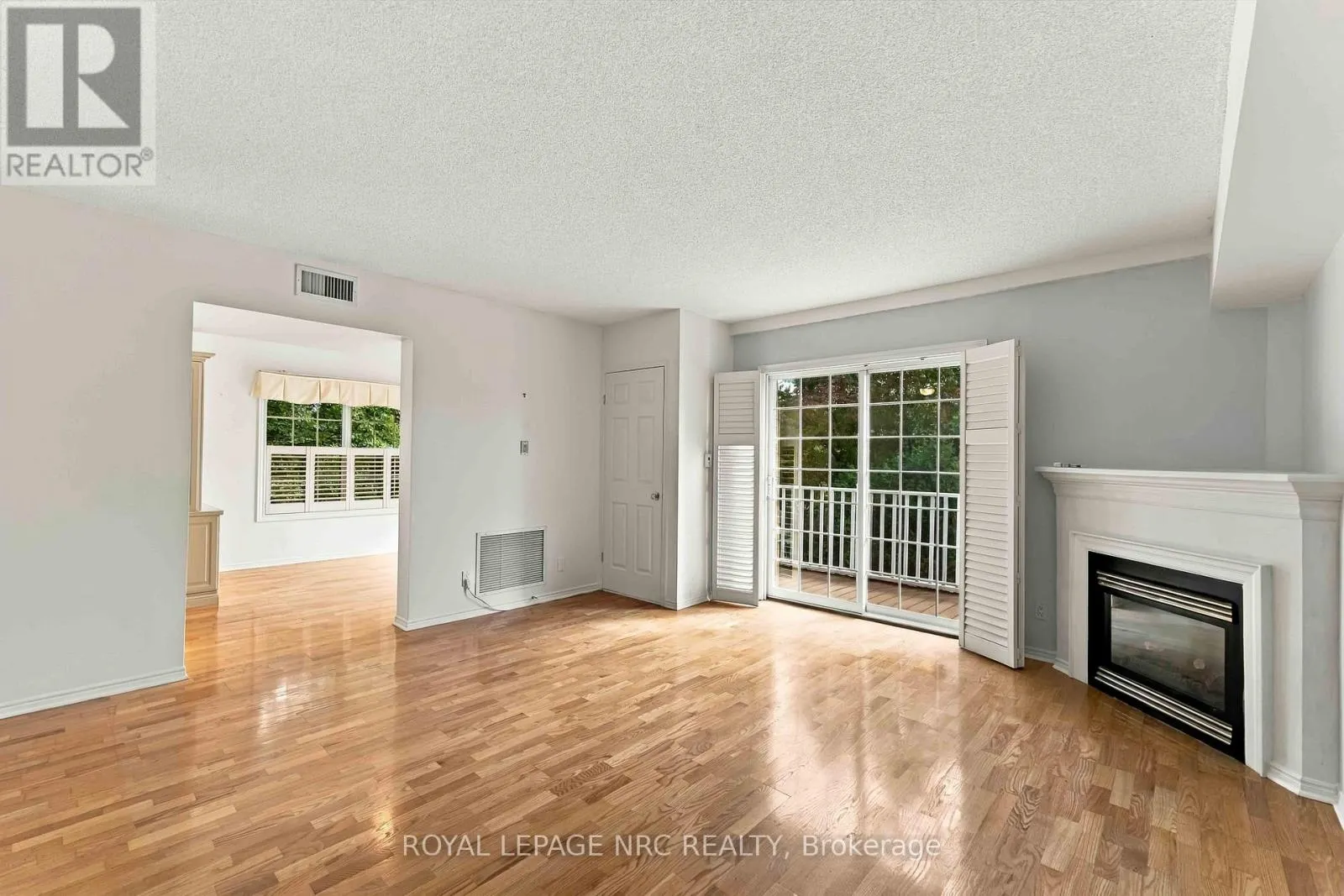 205 - 4090 JOHN CHARLES BOULEVARD #205