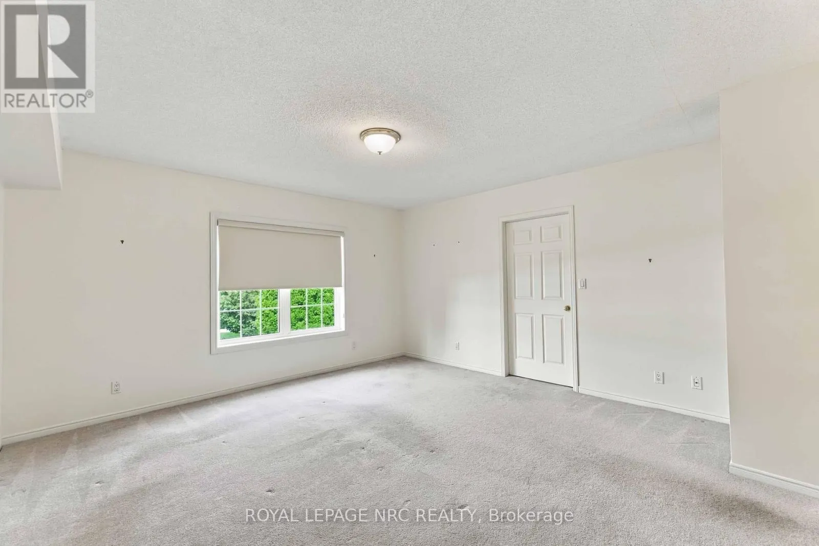 205 - 4090 JOHN CHARLES BOULEVARD #205